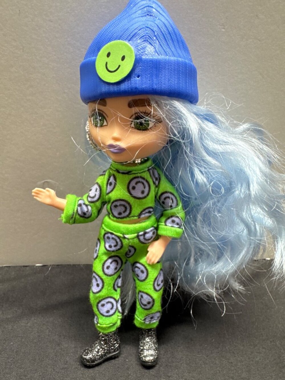 Barbie Extra Minis Doll #3 In Smiley Face Sweatsuit & Beanie 5.5 Inches Pastel B